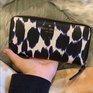 Kate spade navy blue ikat pattern zip wallet